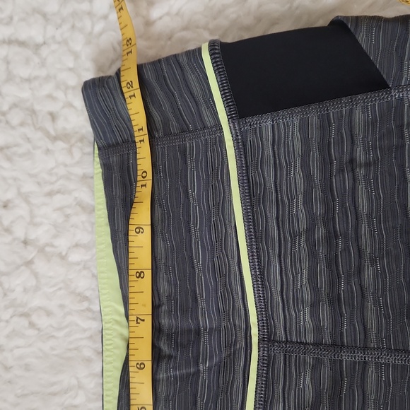 Lululemon Pace Rival Crop 22" Size 4 Green/Grey - Picture 10 of 12